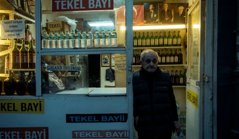 Adana8217da-Tekel-Bayisinde-Kanli-Kavga-1-Olu-1-Agir-Yarali-featured