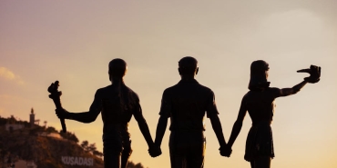 Ozel8217den-Kusadasi-Icin-8216Demokrasiye-Darbe8217-Mitingi-Cagrisi-featured