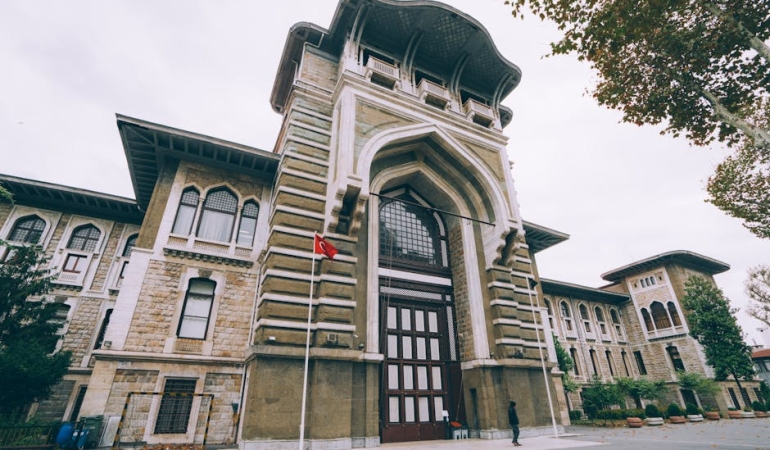 Cem-Kucuk-Okul-Saldirilari-Turkiye8217de-8216Cok-Dusuk8217-8216Cok-Iyiyiz8217-featured