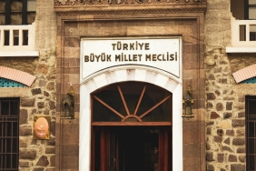 Datça'da CHP'li Meclis Üyesi Mesut Yar Emlak Soruşturmasında Gözaltına Alındı, Serbest Bırakıldı 1 Datca8217da-CHP8217li-Meclis-Uyesi-Mesut-Yar-Emlak-Sorusturmasinda-Gozaltina-Alindi-Serbest-Birakildi-featured