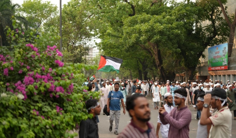 Macron8217dan-Israil8217in-Gazze-Saldirilarina-Kinama-Ateskes-Tehdit-Altinda-featured