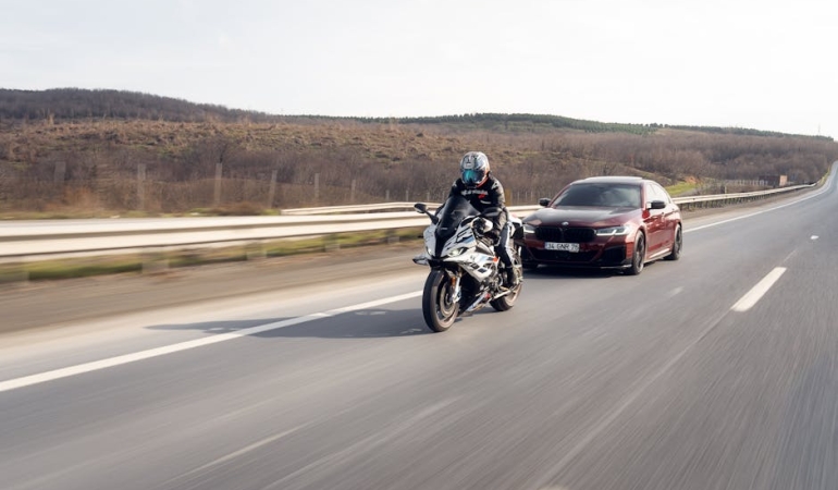 Pendik8217te-Motosiklet-Kazasi-Sonrasi-Kacan-Surucu-Calilikta-Yakalandi-featured